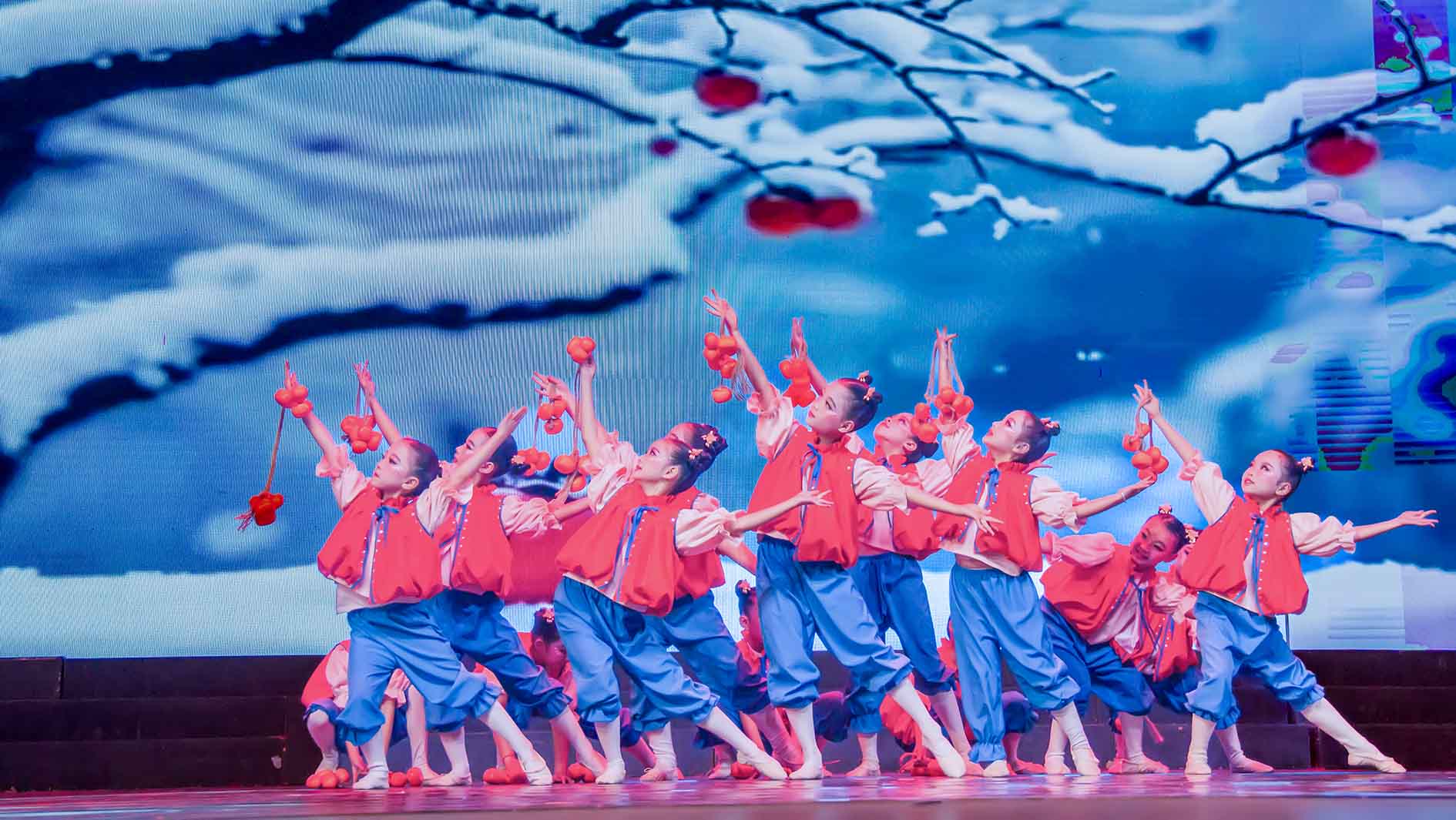 �҂��Ѵ��죬�����˲�ɫ��Ԋ